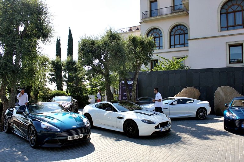 Aston Martin Vanquish Volante - Fotografía: www.luxury360.es