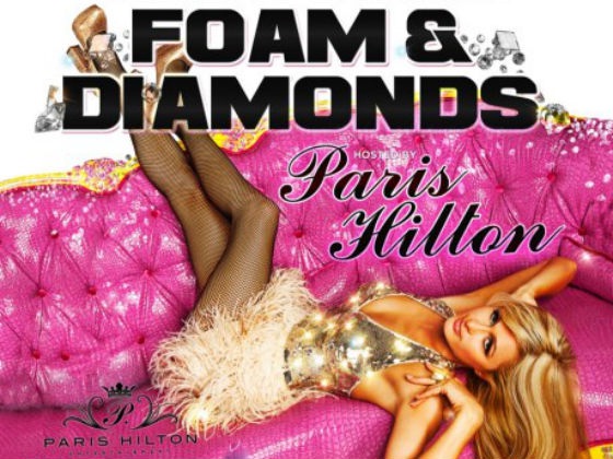Paris Hilton presenta en Amnesia Foam & Diamonds 2015