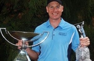 Furyk gana la FedExcup Golf al impnerse en The Tour Championship de Atlanta